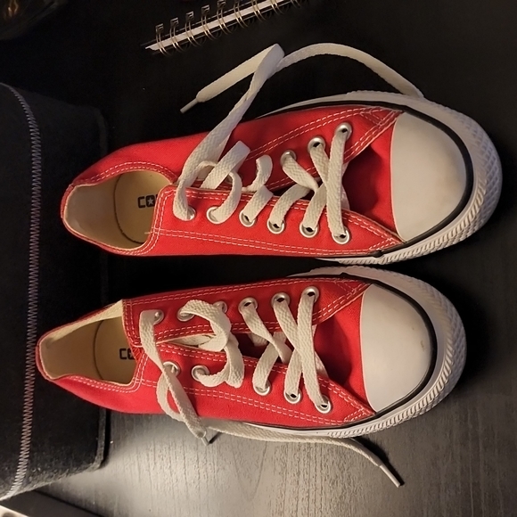 Chuck taylors - Picture 2 of 2